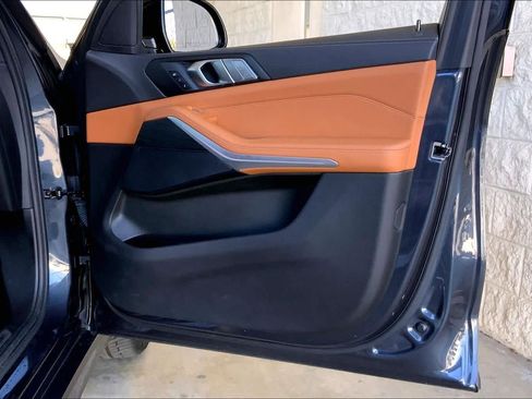 Used 2022 BMW X7 xDrive40i w/ M Sport Package image 23