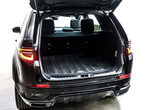 Used 2023 Land Rover Discovery Sport SE R-Dynamic image 23