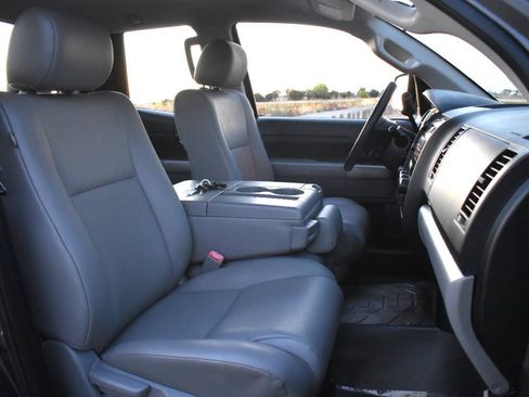 Used 2012 Toyota Tundra 4x4 Double Cab w/ Tow Pkg image 38