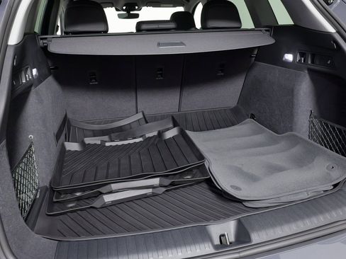 Used 2025 Audi Q6 e-tron Premium image 66