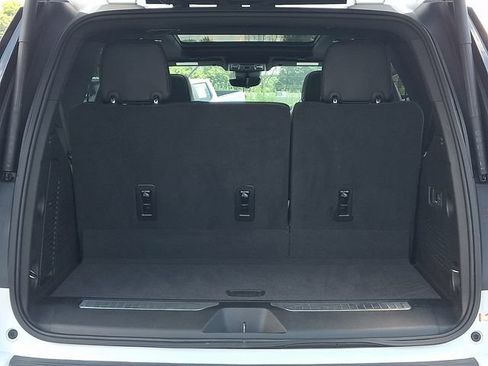 Used 2024 Chevrolet Tahoe High Country AWD/4WD image 31