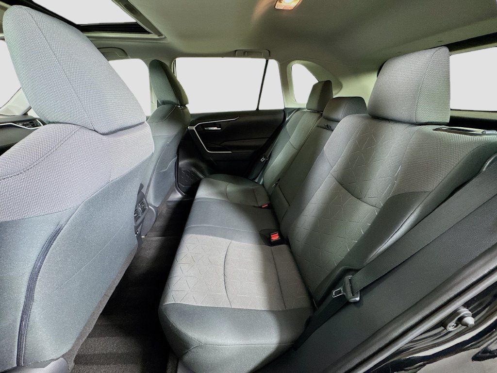 Used 2020 Toyota RAV4 XLE w/ Convenience Package AWD/4WD image 27