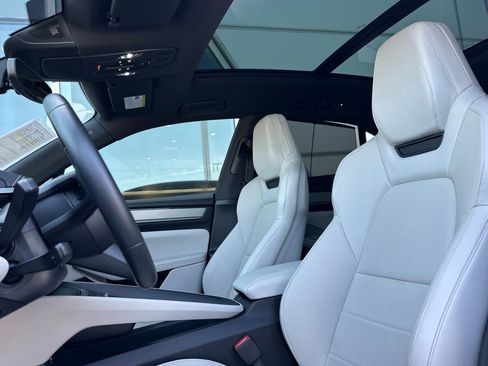 Certified 2024 Porsche Macan 4 Electric AWD/4WD image 5