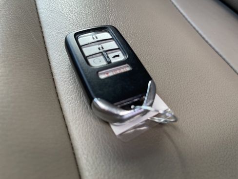 Used 2017 Honda Pilot Touring image 26