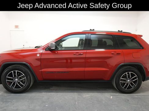 Used 2018 Jeep Grand Cherokee Trailhawk w/ Trailhawk Luxury Group image 4