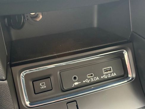 New 2026 Subaru Ascent Limited AWD/4WD image 17