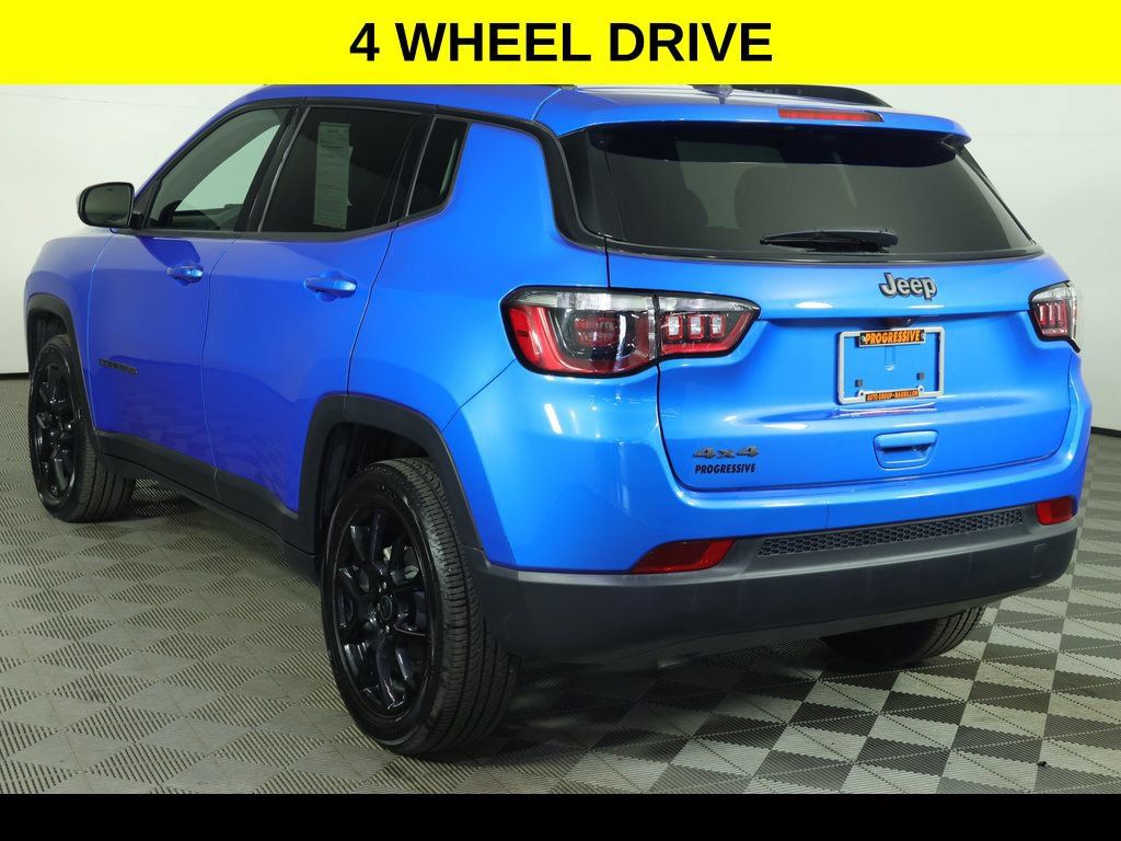 Used 2025 Jeep Compass Latitude w/ Altitude Special Edition AWD/4WD image 5