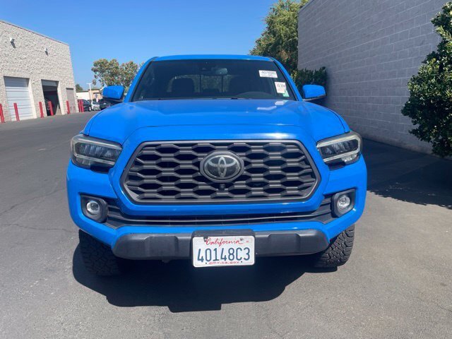 Certified 2020 Toyota Tacoma TRD Off-Road w/ TRD Premium Off Road Package AWD/4WD image 2