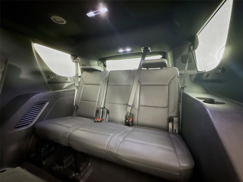 Used 2025 Chevrolet Tahoe LT AWD/4WD image 16