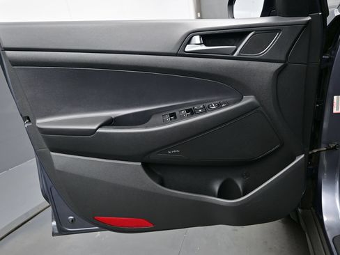 Used 2017 Hyundai Tucson Limited w/ Limited Ultimate Package 03 FWD image 9