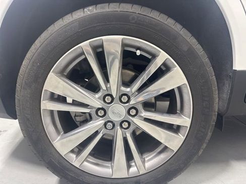 Used 2024 Cadillac XT5 Premium Luxury image 6