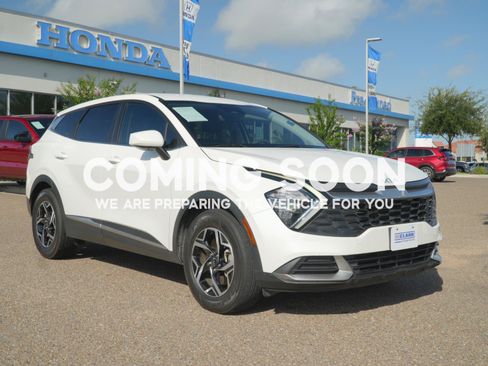 Used 2023 Kia Sportage LX FWD image 1