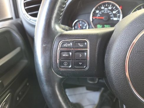 Used 2015 Jeep Wrangler Unlimited Sahara w/ Connectivity Group AWD/4WD image 39