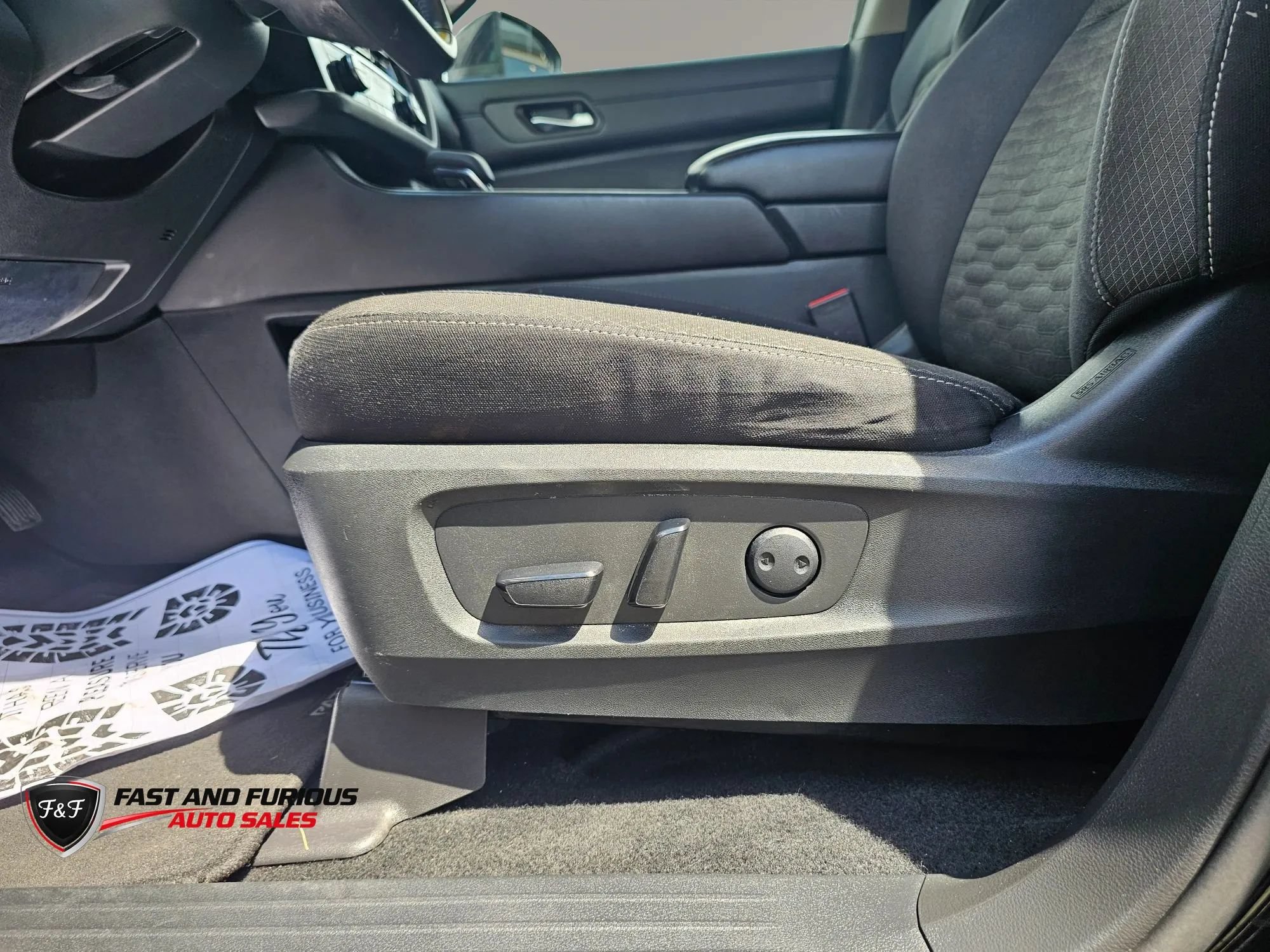 Used 2022 Nissan Pathfinder SV AWD/4WD image 30