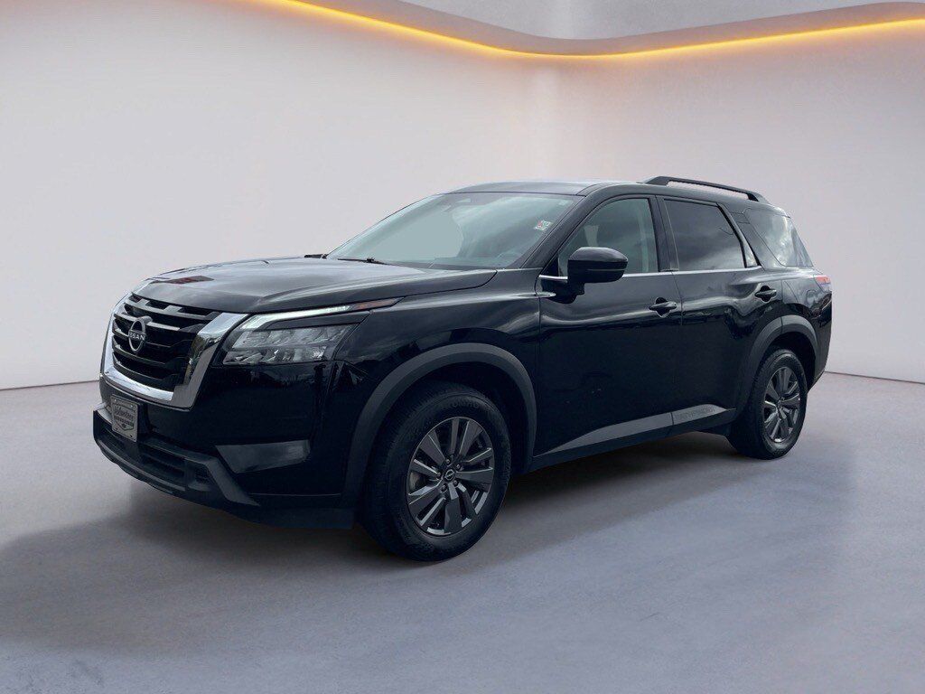 Used 2025 Nissan Pathfinder SV AWD/4WD image 3
