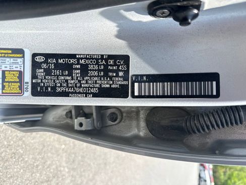Used 2017 Kia Forte LX FWD image 31