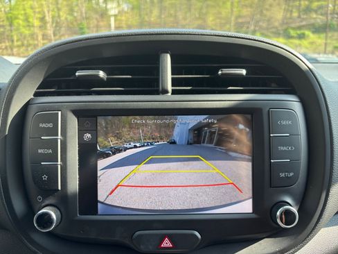 Used 2025 Kia Soul LX w/ LX Technology Package image 23