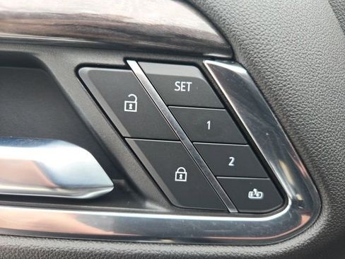 Used 2022 Chevrolet Silverado 1500 LTZ image 27