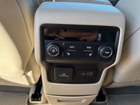 Used 2021 GMC Acadia Denali w/ Denali Technology Package image 17