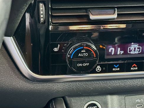 Used 2021 Nissan Rogue SL FWD image 19