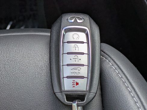 Used 2020 INFINITI QX50 Luxe w/ Navigation Package FWD image 32