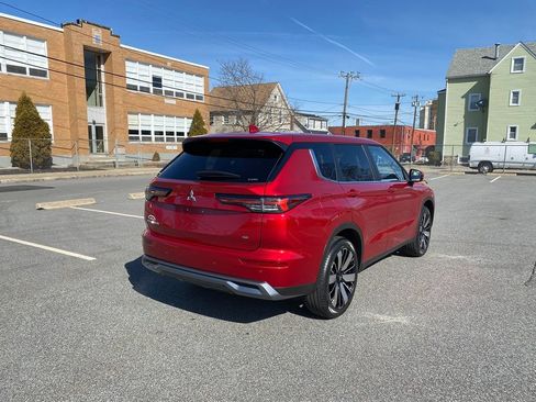New 2025 Mitsubishi Outlander SE image 5