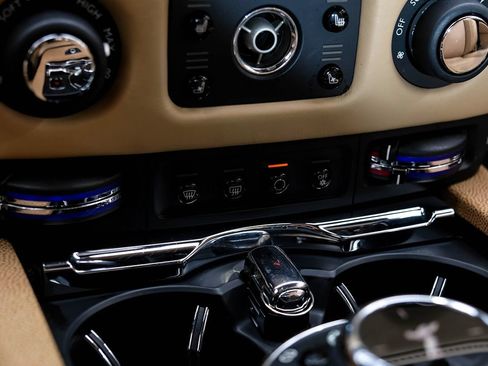 Used 2016 Rolls-Royce Wraith RWD image 26