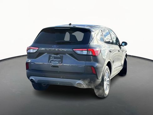 Used 2021 Ford Escape SE image 5