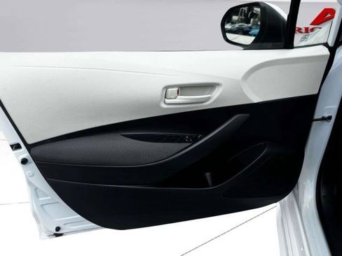 Used 2023 Toyota Corolla LE FWD image 19