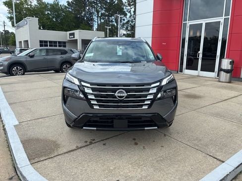 New 2026 Nissan Rogue Platinum w/ Platinum Premium Package AWD/4WD image 2