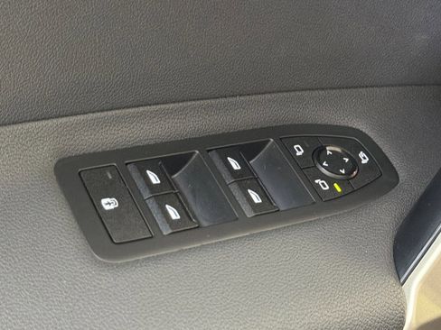 Used 2024 BMW iX xDrive50 AWD/4WD image 12