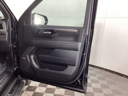 Used 2025 Chevrolet Tahoe Z71 w/ Z71 Off-Road Package image 8