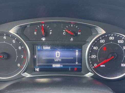 Used 2023 GMC Acadia SLE image 11