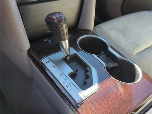 Used 2012 Toyota Camry XLE image 21