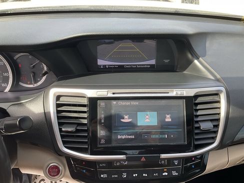 Used 2016 Honda Accord EX-L image 32