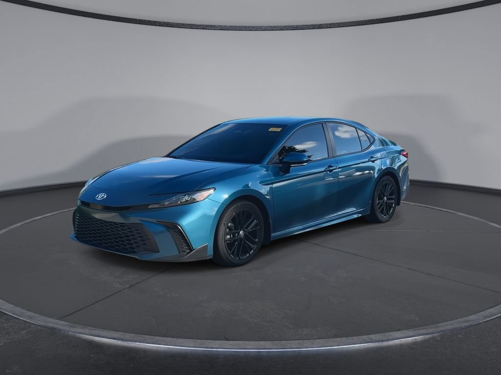 Certified 2025 Toyota Camry SE FWD image 4