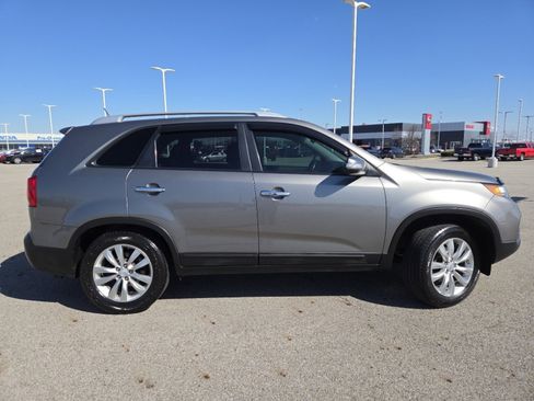 Used 2011 Kia Sorento EX image 15