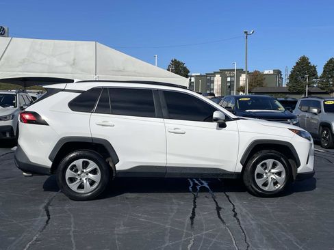 Used 2021 Toyota RAV4 LE FWD image 8