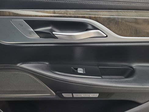 Used 2016 BMW 750i image 24