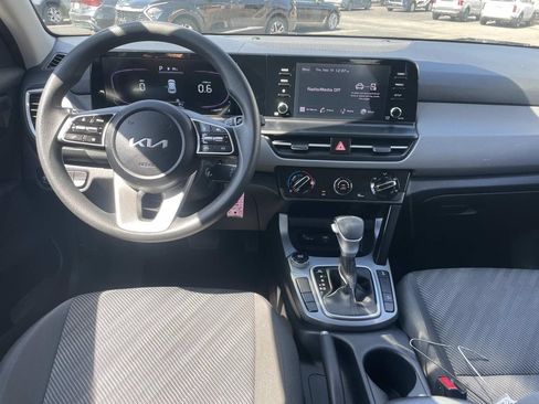 Used 2024 Kia Seltos LX AWD/4WD image 14
