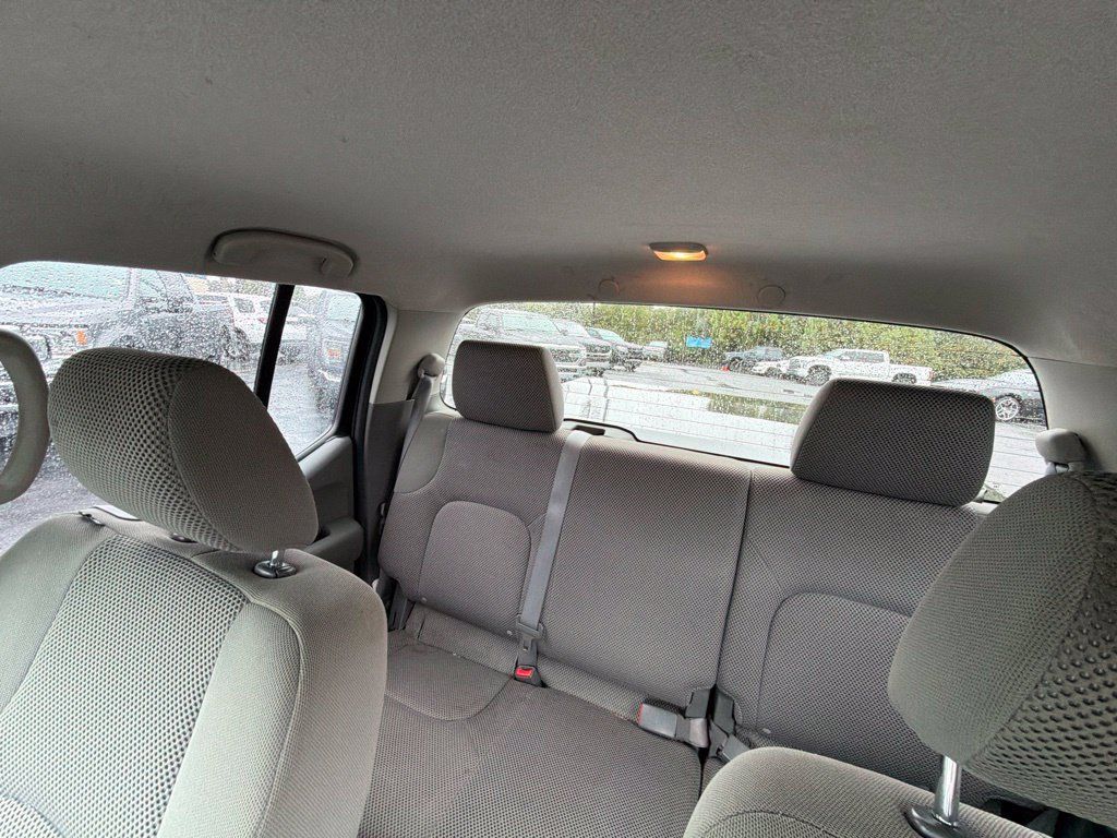 Used 2010 Nissan Frontier SE AWD/4WD image 10