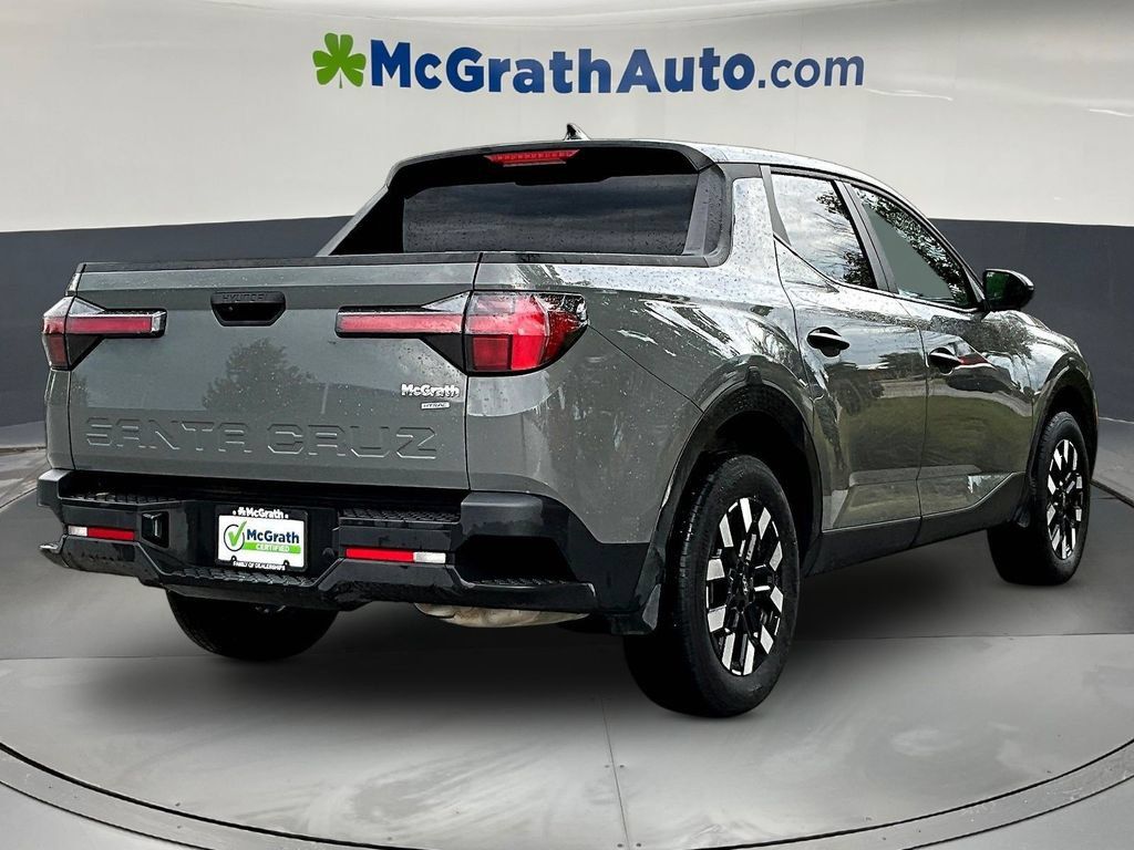 Used 2025 Hyundai Santa Cruz SE AWD/4WD image 8