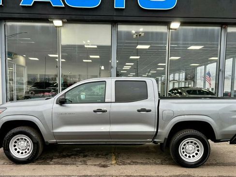Used 2023 Chevrolet Colorado W/T image 2