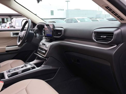 Used 2023 Ford Explorer XLT w/ Equipment Group 202A AWD/4WD image 9