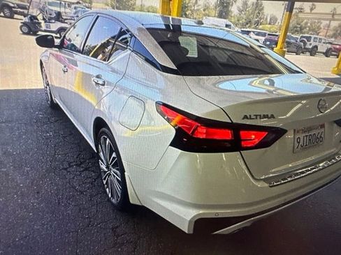 Used 2023 Nissan Altima 2.5 SL AWD/4WD image 9