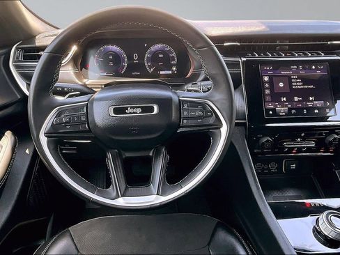 Certified 2024 Jeep Grand Cherokee Altitude AWD/4WD image 5