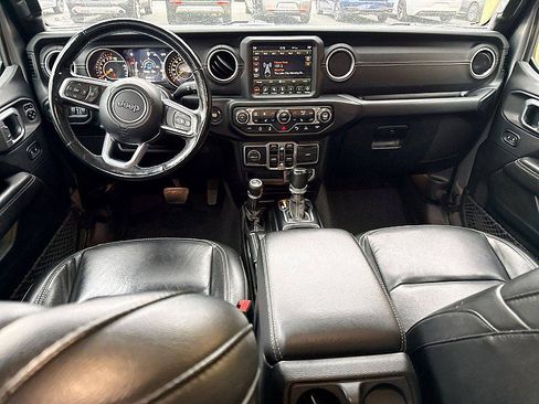 Used 2020 Jeep Gladiator Overland w/ Uconnect 4C Nav & Sound Group image 11