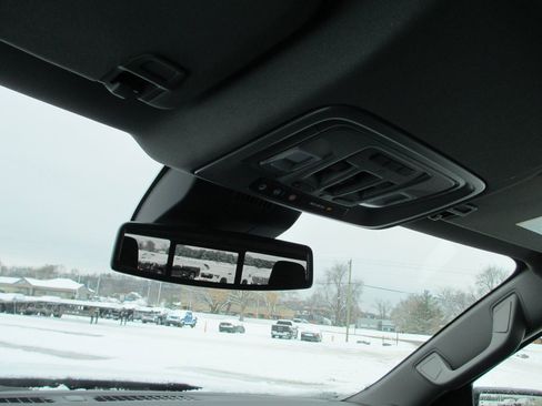 New 2026 GMC Sierra 1500 SLT w/ SLT Convenience Package image 23