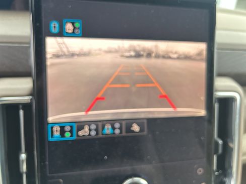 Used 2025 GMC Yukon Denali w/ Sun & Power Step Package image 6