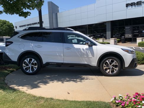 Used 2020 Subaru Outback Touring XT AWD/4WD image 12